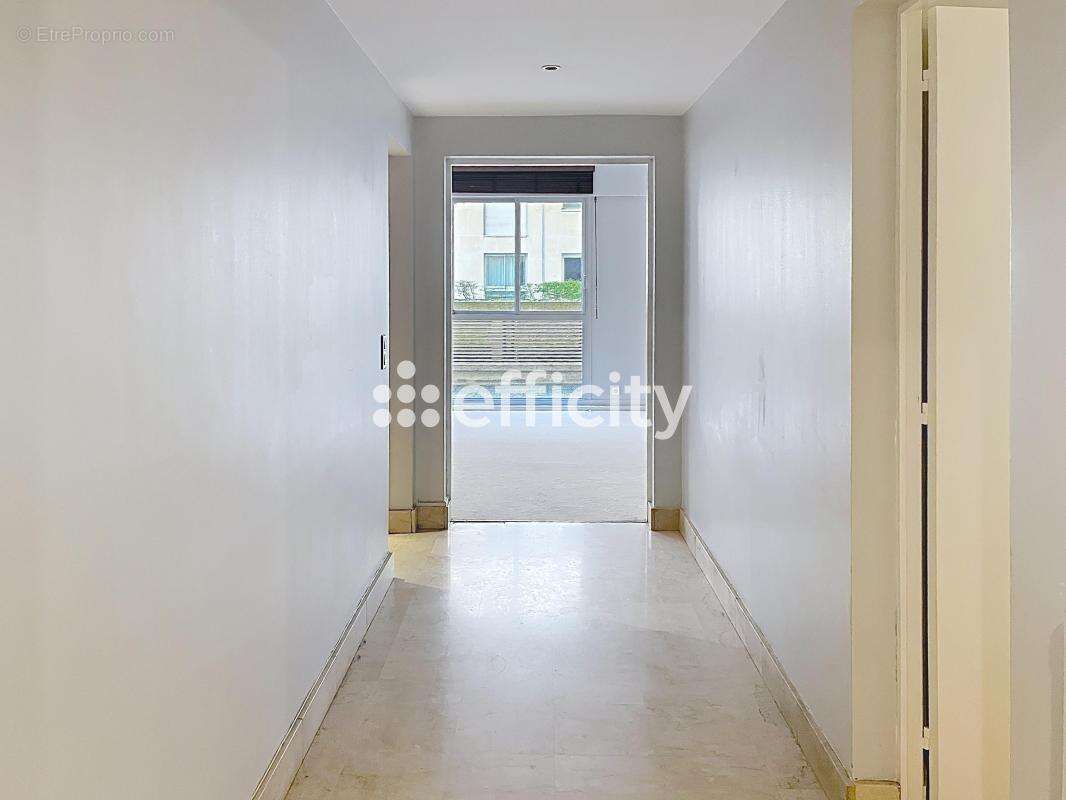 Appartement à PARIS-7E