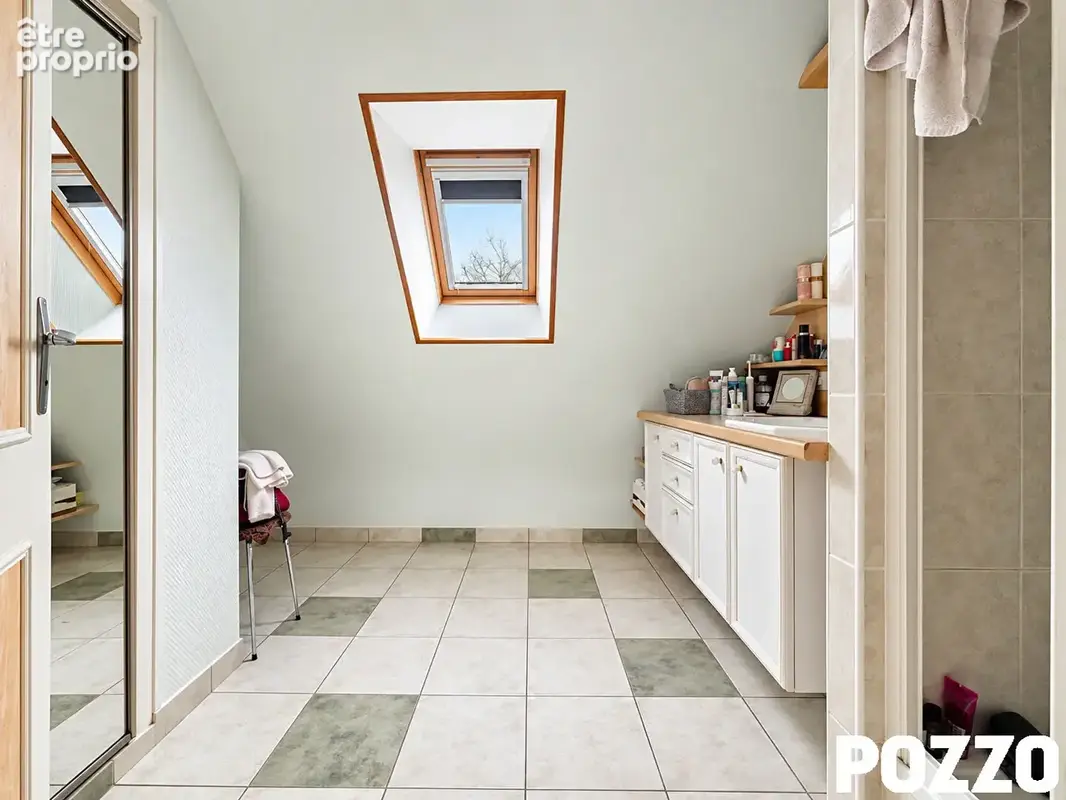A Vendre - AVRANCHES - LE VAL SAINT PERE - Maison 6 pièce(s) 150 m² - Terrain - photo 8
