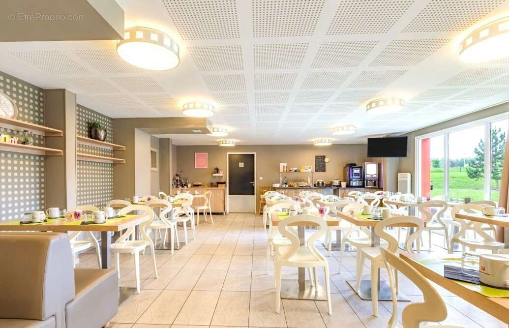 INVESTISSEMENT LOCATIF  REIMS  Résidence Affaires Appart'City Classic Reims Parc  6.65 % de rentabilité - photo 8