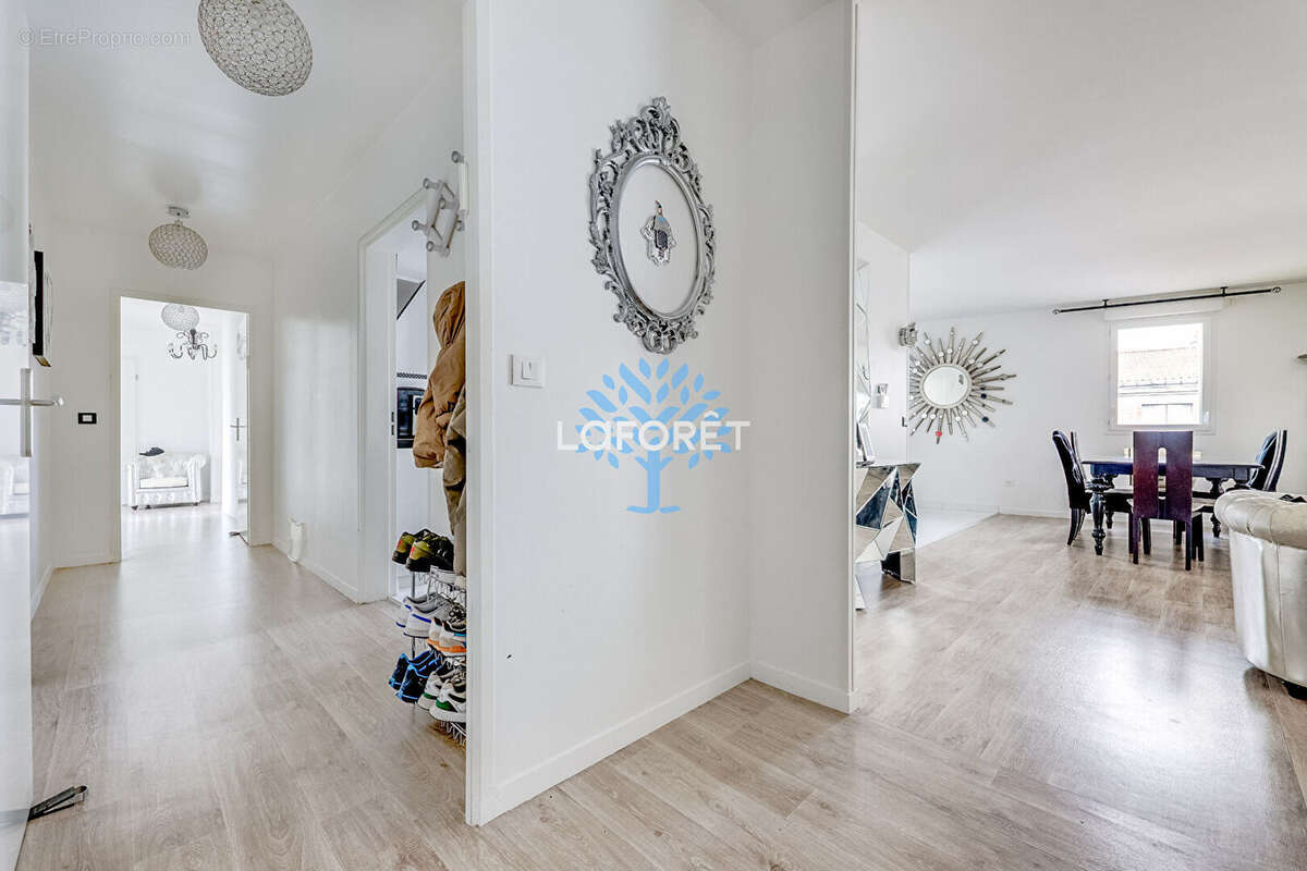 Appartement à LES LILAS