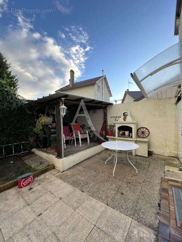 Maison à LE BLANC-MESNIL