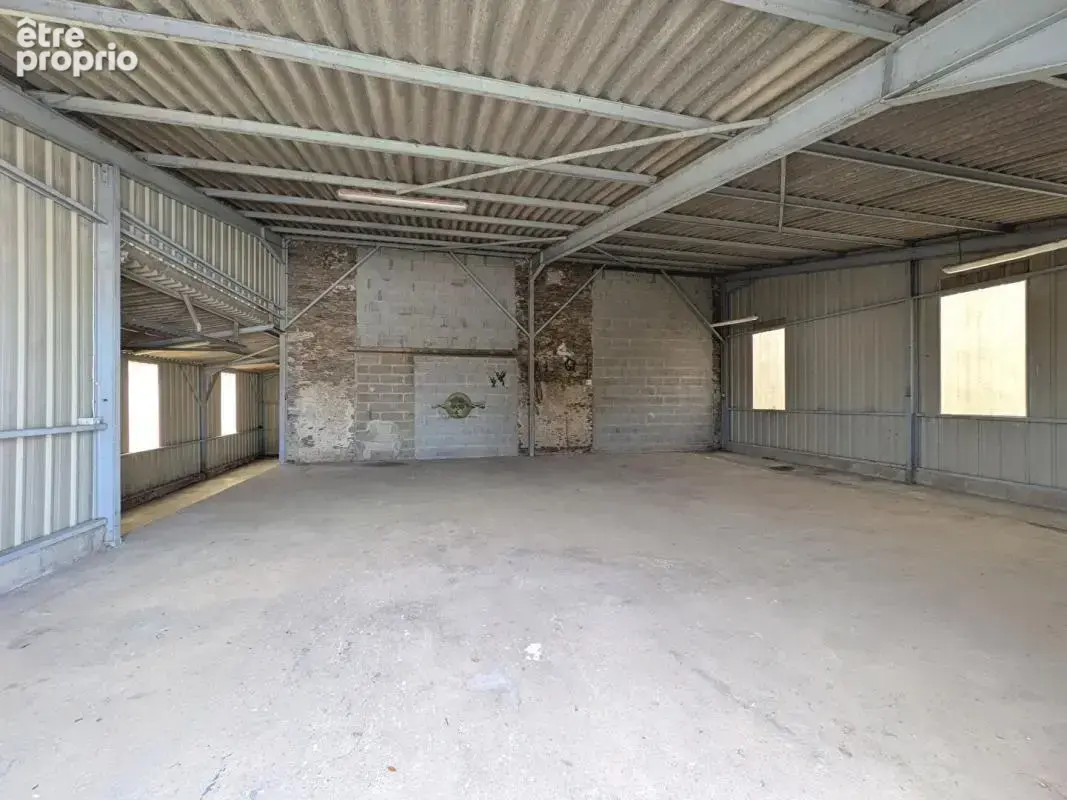 Bâtiment 155m² sur terrain de 200m², bourg Saint Julien de Concelles (44450) - photo 4