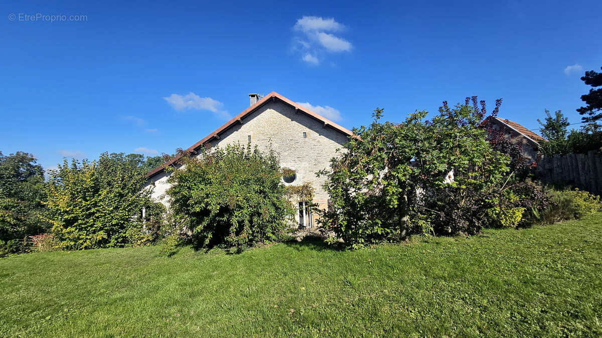Maison à CHASSAGNE-SAINT-DENIS