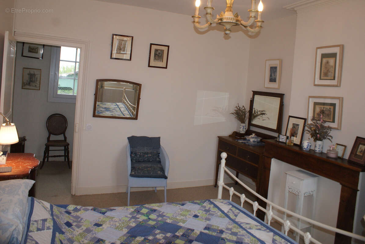 Maison à MONTLIEU-LA-GARDE