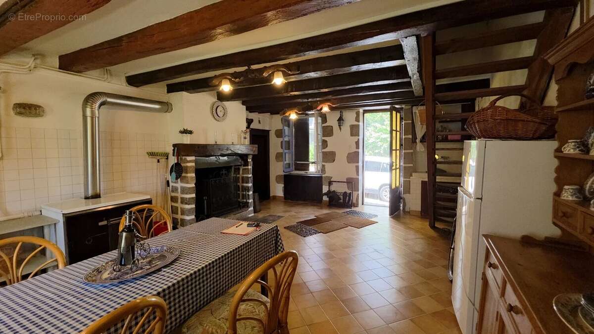 Maison à BUSSIERE-POITEVINE