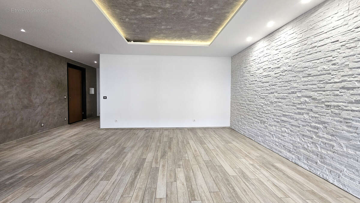 Appartement à SERGY