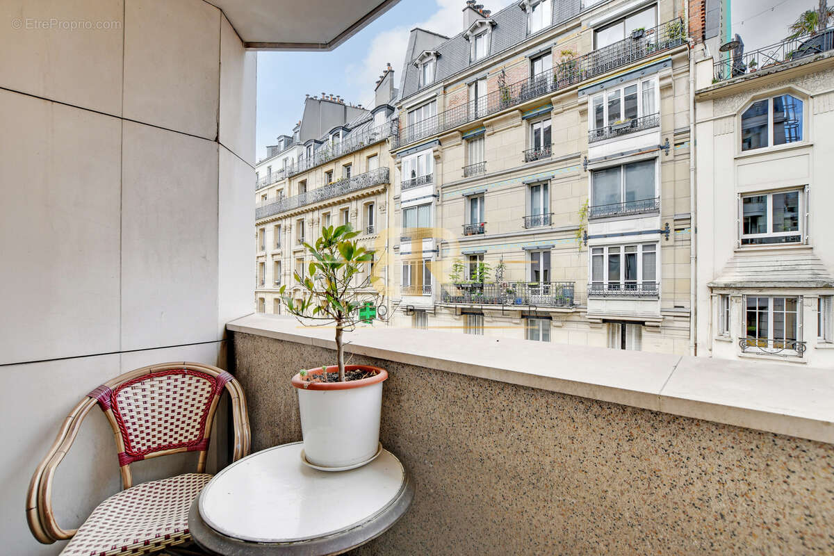 Appartement à PARIS-18E