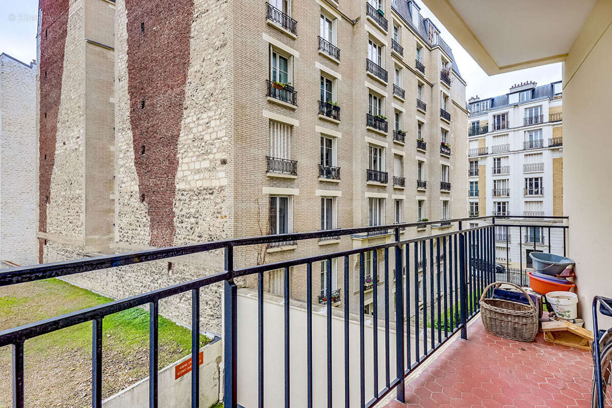 Appartement à PARIS-14E