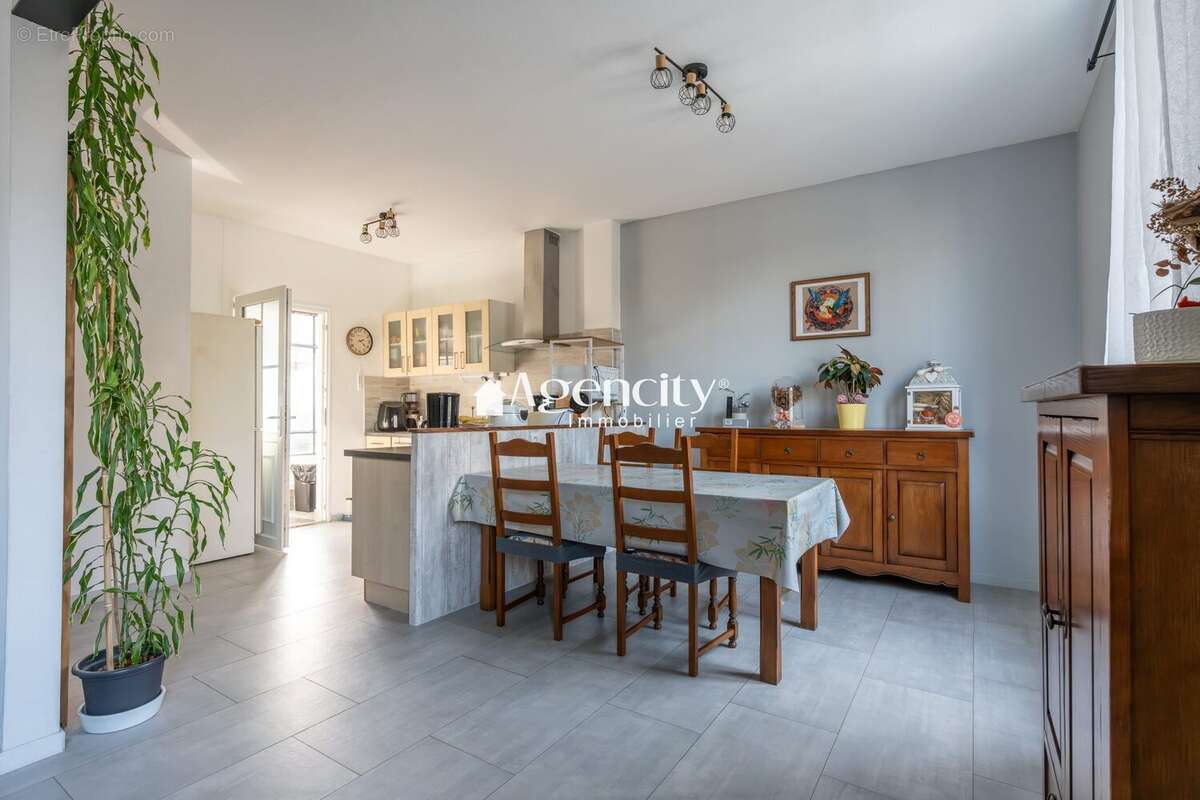 Maison à THORIGNY-SUR-MARNE