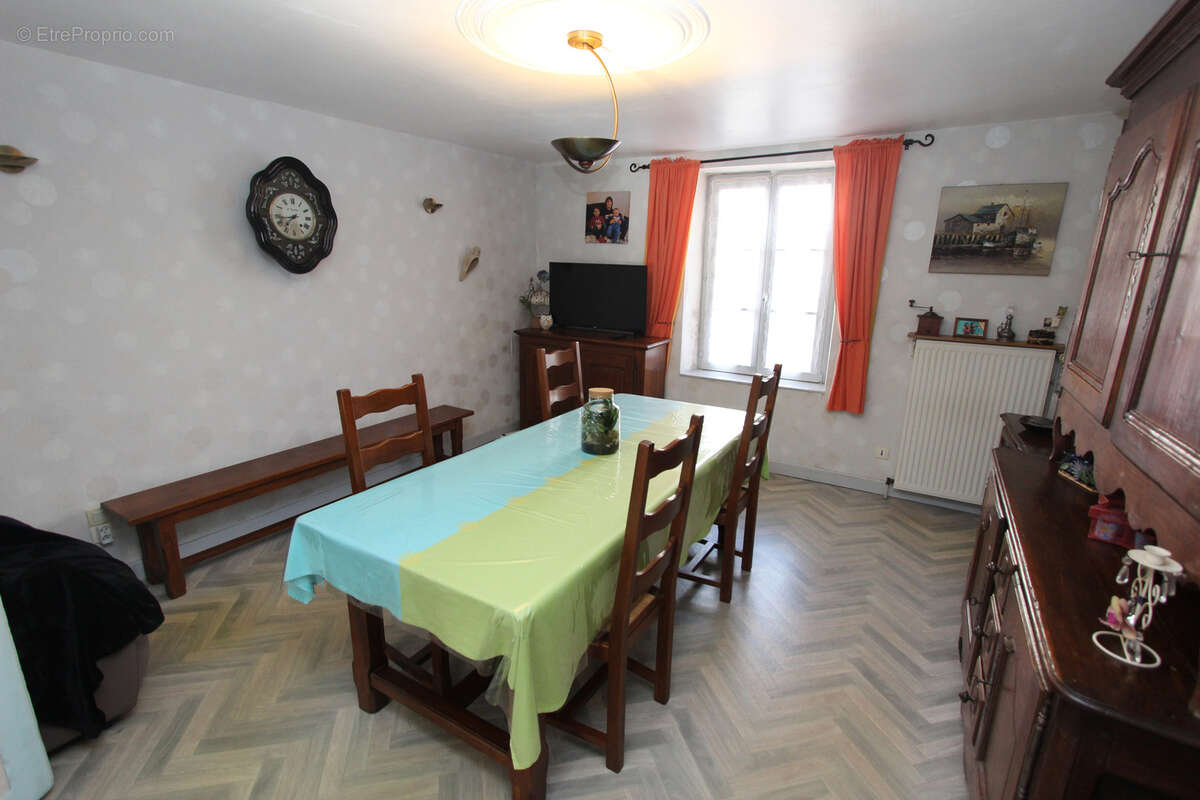 Maison à THAON-LES-VOSGES