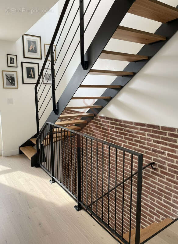 PALIER ETAGE 1  - Maison à VILLEJUIF