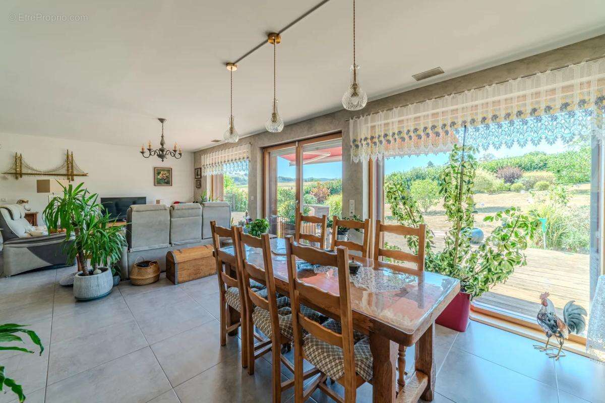 Maison de 4 pièces de 130 m² à La Chapelle - photo 5