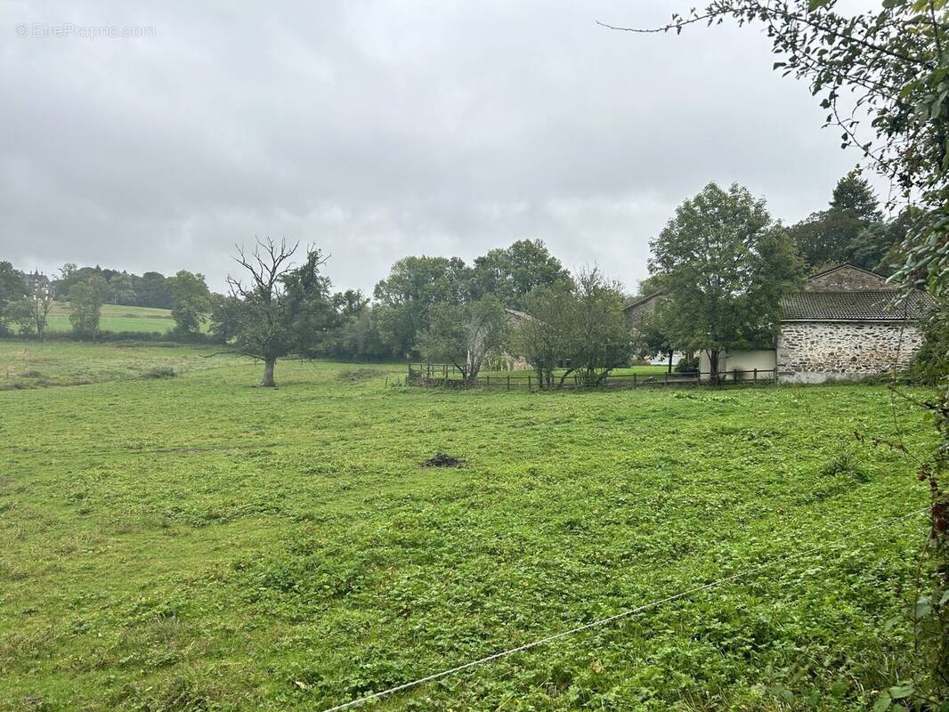 Terrain à BOISSEUIL
