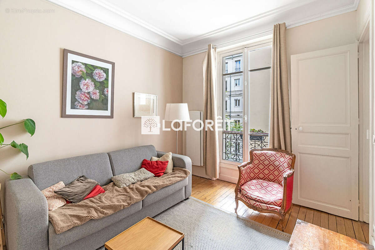 Appartement à PARIS-17E