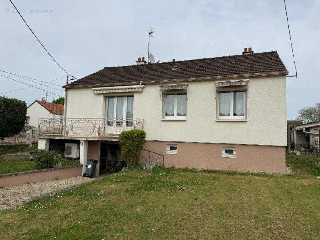 Maison à CHENY
