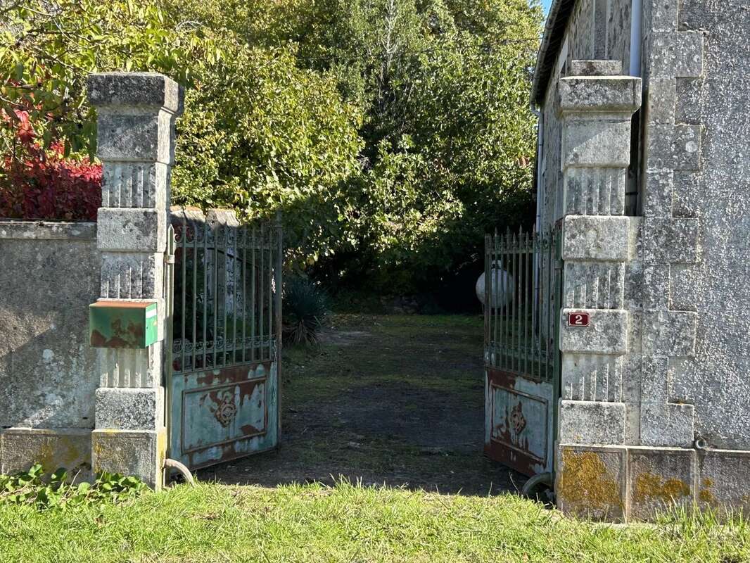 Maison à ASNIERES-SUR-BLOUR