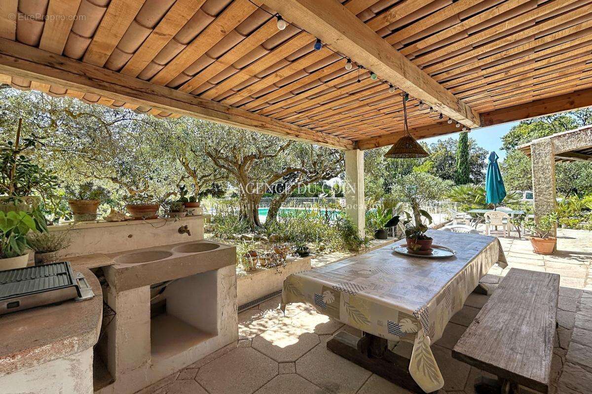 Venez découvrir cette splendide maison individuelle située d - photo 11