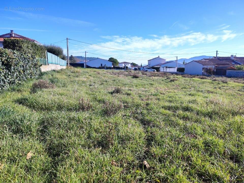 Terrain à CARNOULES