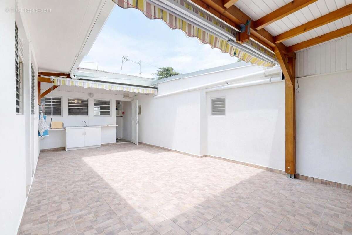 Photo 2 - Appartement à BAIE-MAHAULT