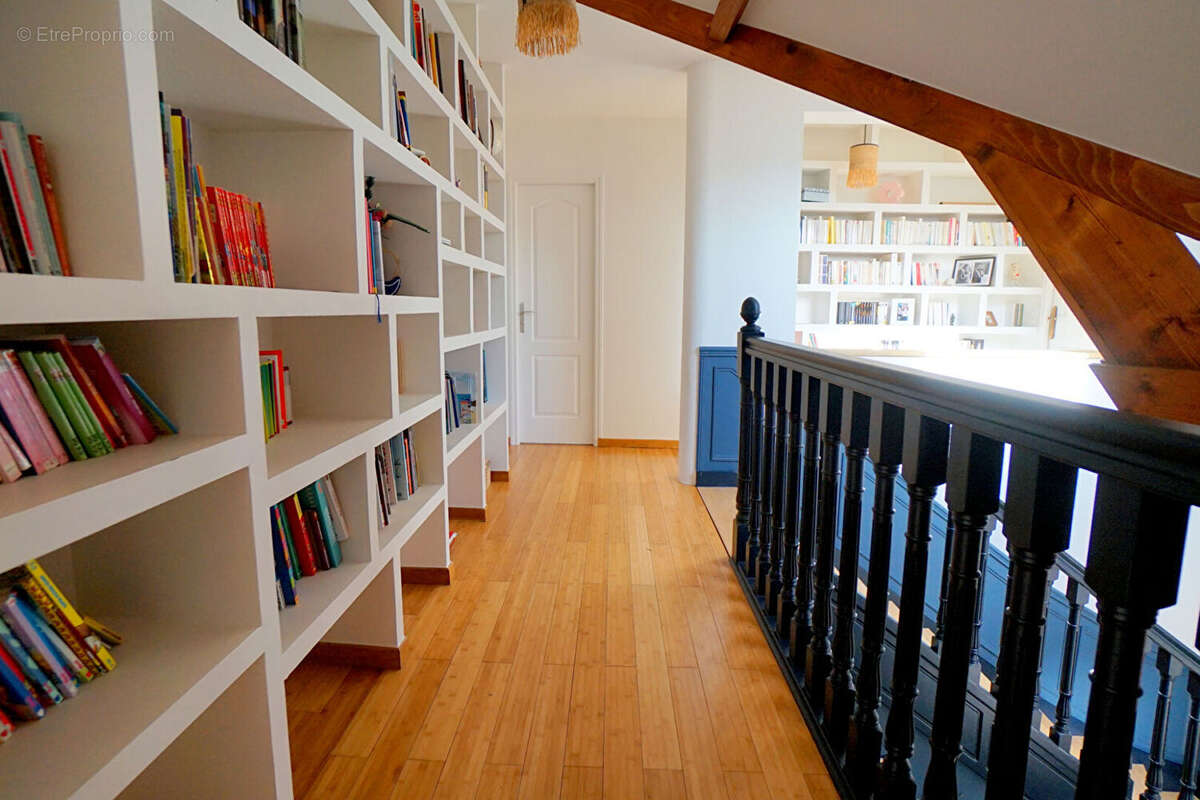 Maison à MEZIERES-SUR-SEINE