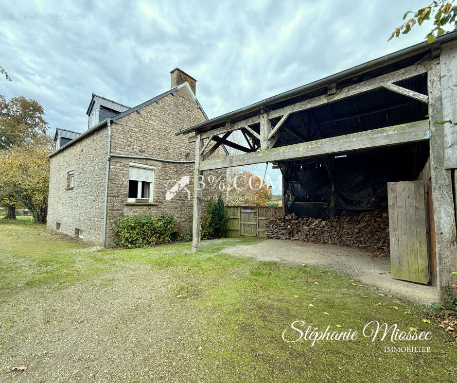 Maison à SAINT-VRAN