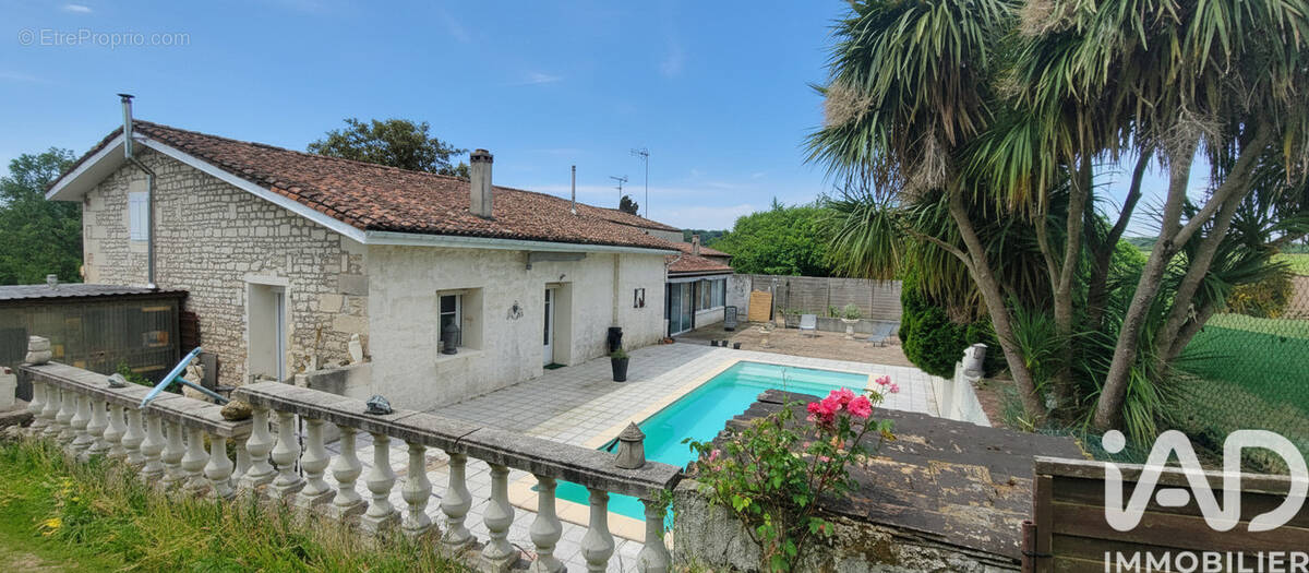 Photo 1 - Maison à SAINTES