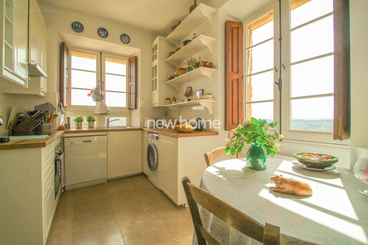 Appartement à FAYENCE