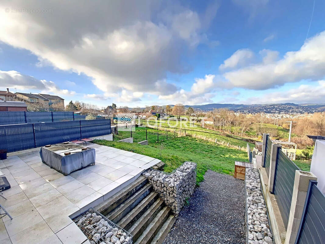 Maison à SAINT-JEAN-BONNEFONDS