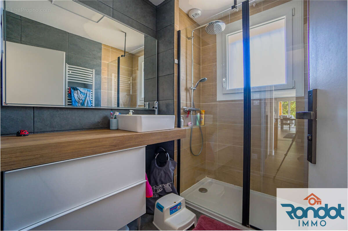 Maison à IS-SUR-TILLE