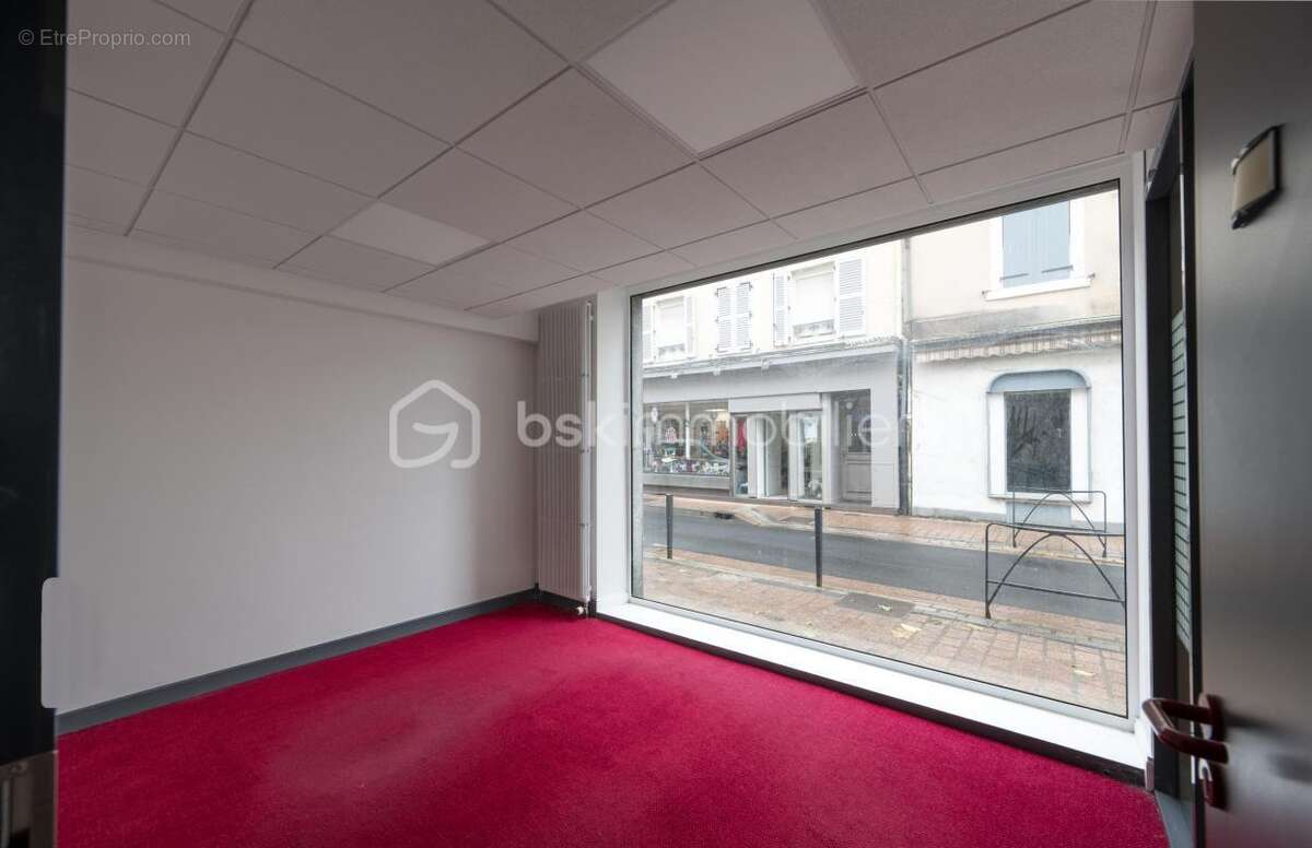 À Vendre – Local commercial / bureaux – 200 m² – Hyper-centre Châteauroux - photo 4