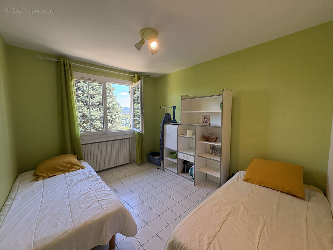 Maison à LA TOUR-EN-JAREZ