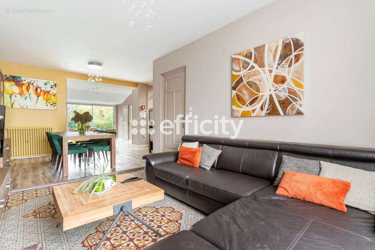 Maison à LA CHAPELLE-D'ARMENTIERES