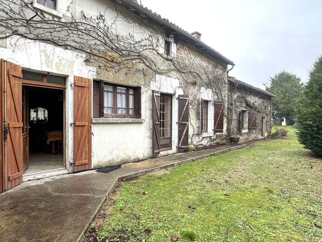 Maison à SAINT-JEAN-DE-SAUVES