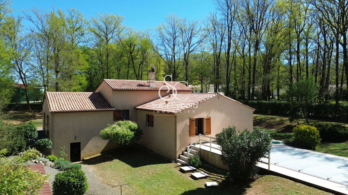 Maison à GARAT