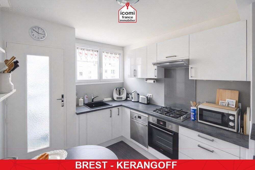 Finistere - brest (29200) - a vendre - appartement 85 m² - trois chambres - piece e vie 30m² - dalle beton - balcon - loggia - photo 2