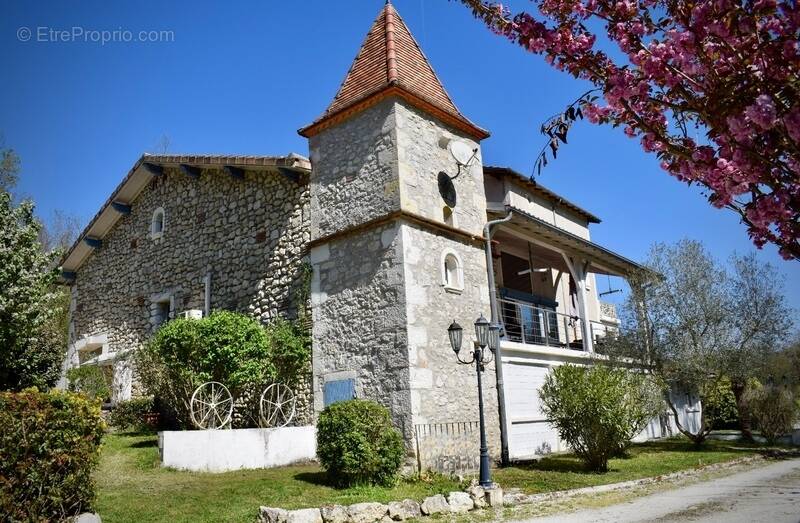Maison à LAROQUE-TIMBAUT