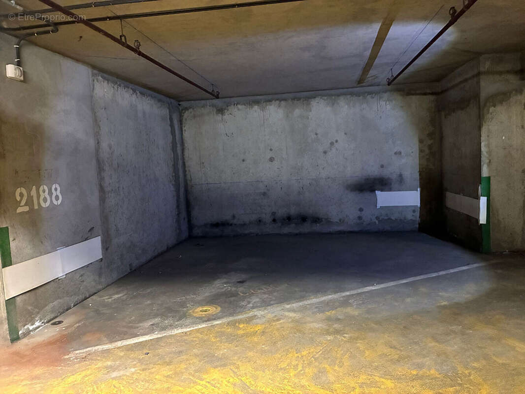 Parking à PARIS-13E