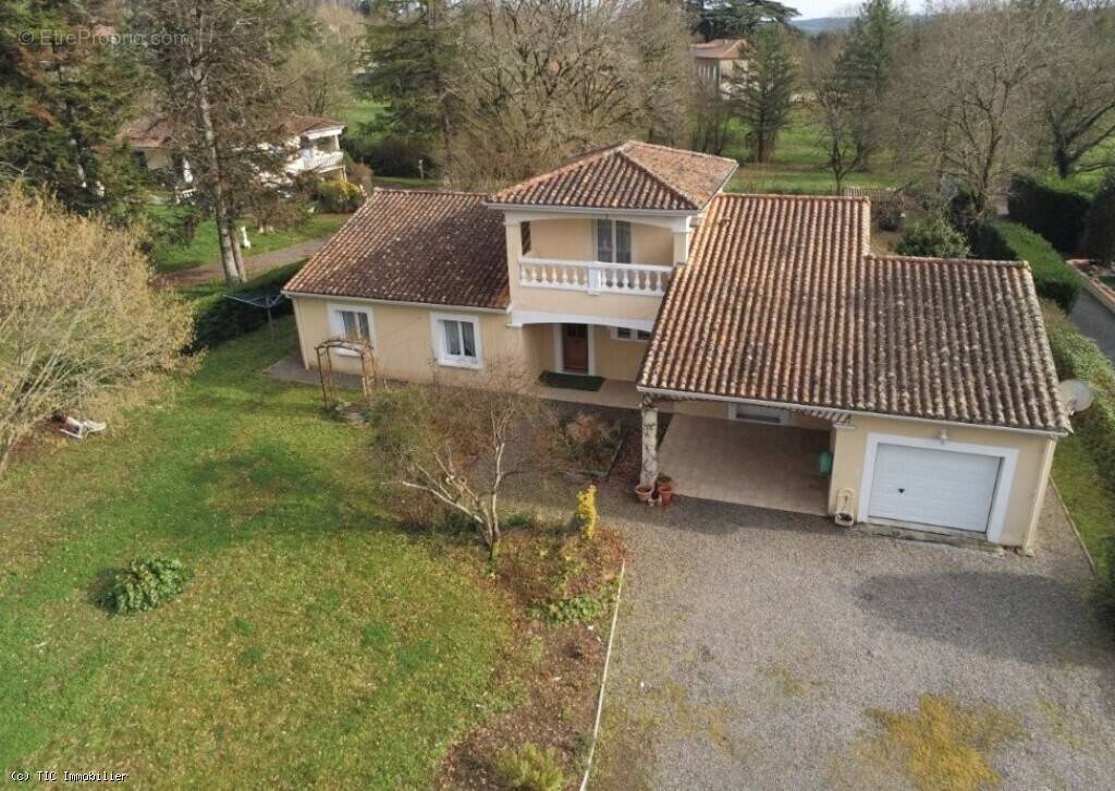 Maison à CONFOLENS