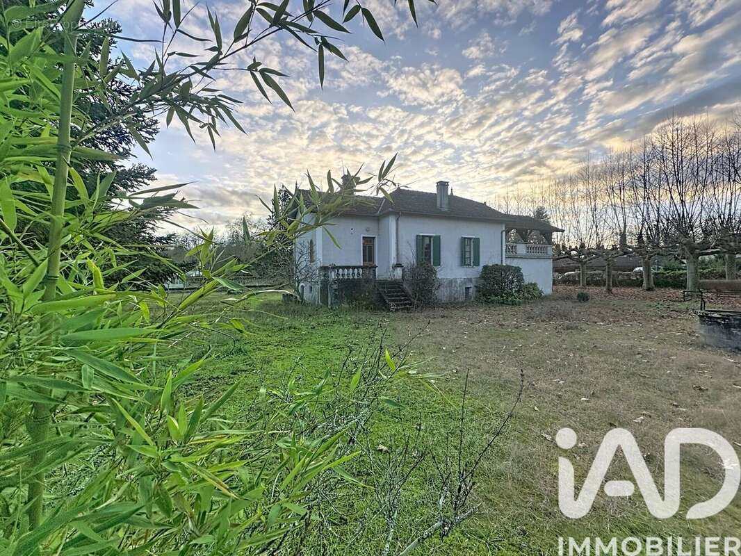 Maison 170 m² à Roquefort  - photo 3