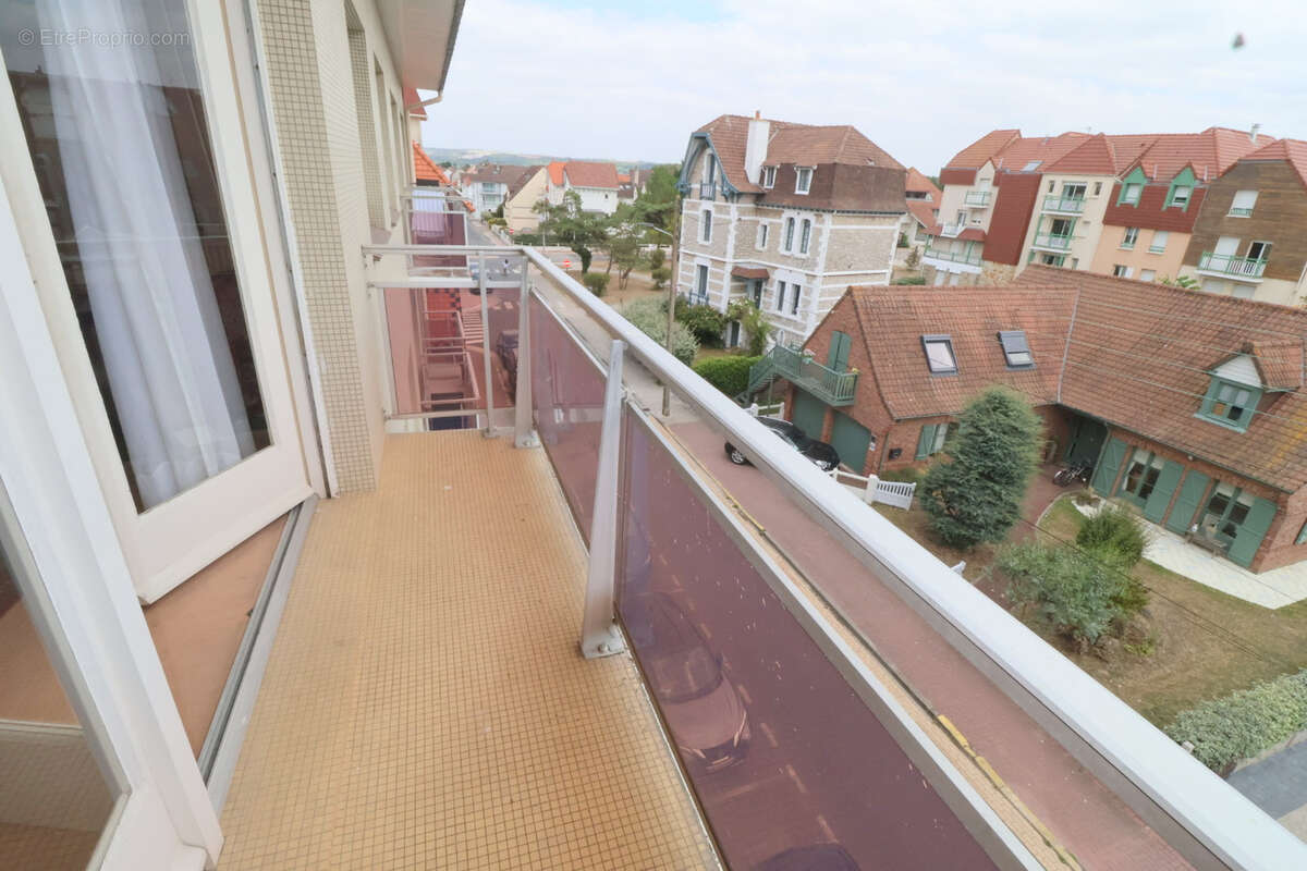 Nouveau en centre ville, beau 2 pièces de 44.85 m2  avec balcon et grande cave - photo 2