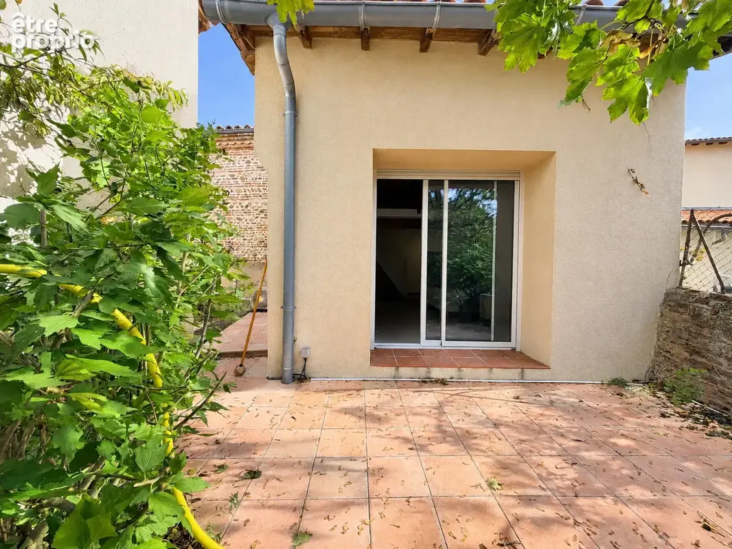 Maison de village atypique de 150 m2 avec jardin, garage et terrain constructible - photo 12