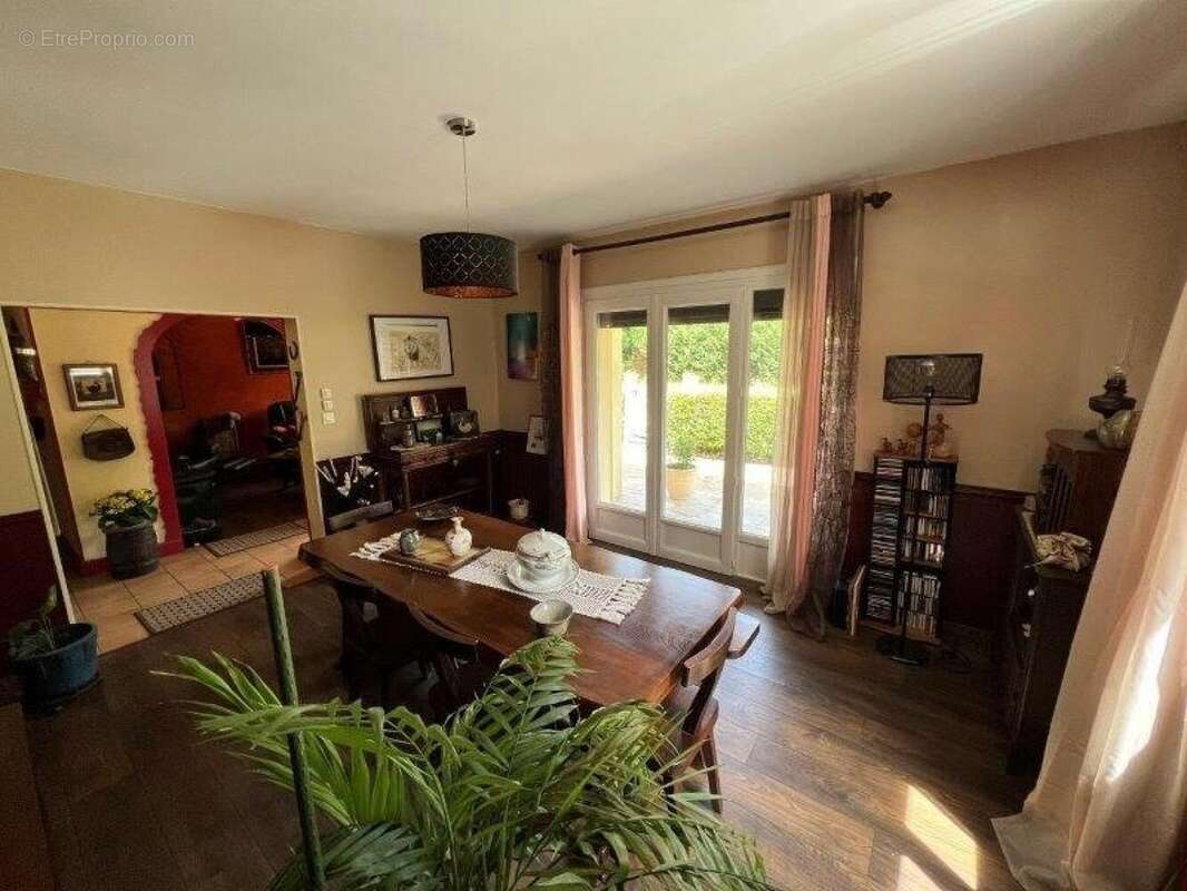 Photo 2 - Maison à SALLES