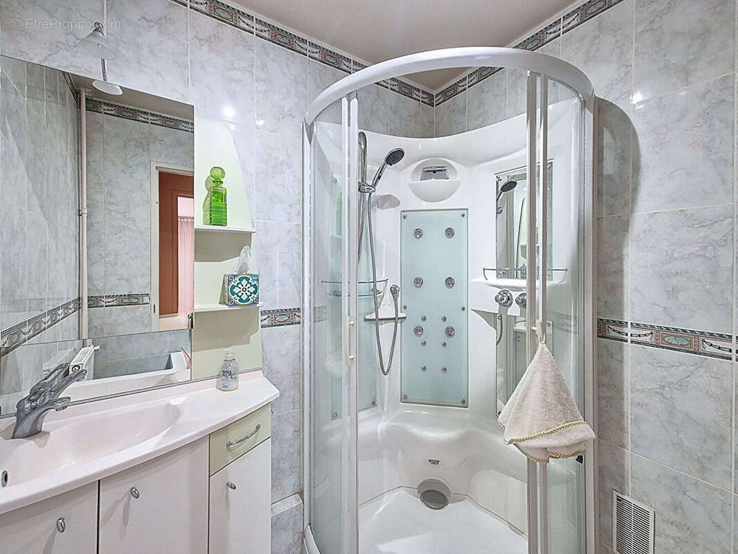 Appartement à L&#039;HAY-LES-ROSES