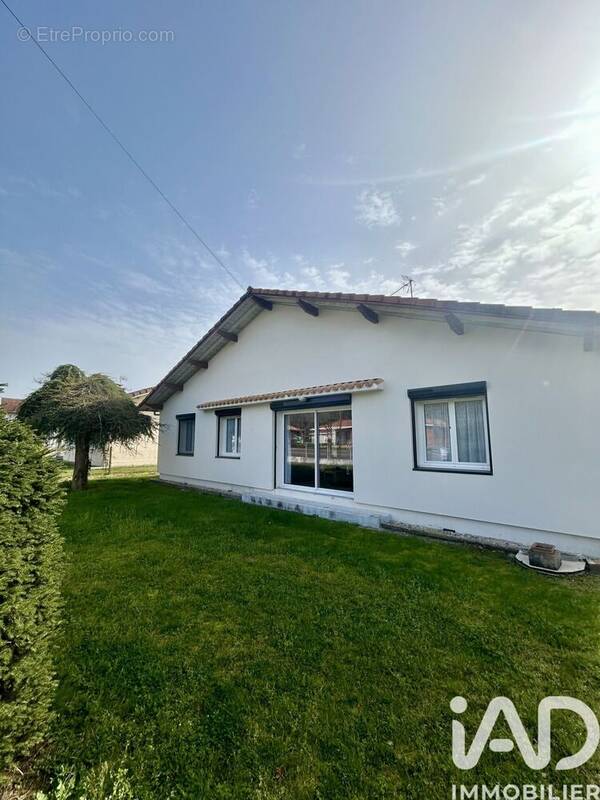 Photo 1 - Maison à LESPERON