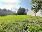 Terrain à SAINT-MAUR-DES-FOSSES