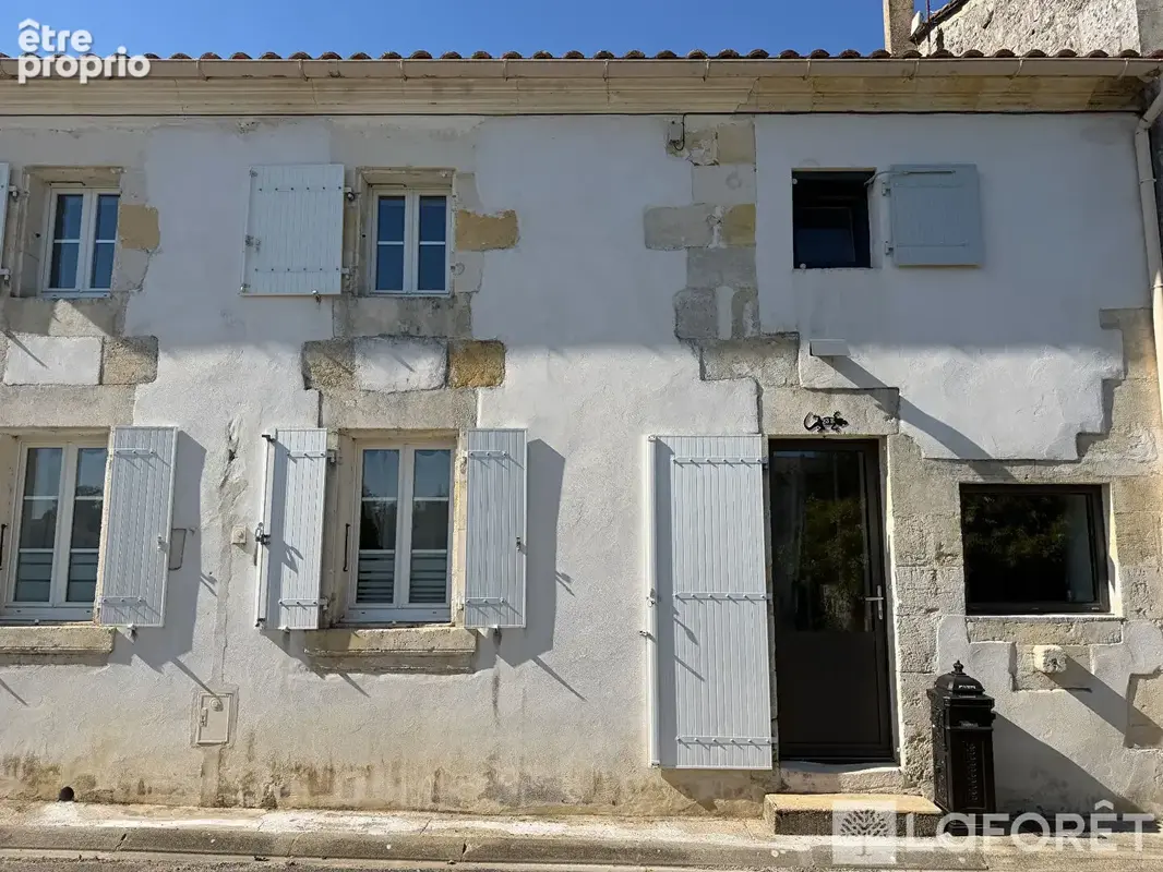 Photo Maison à Bussac-Sur-Charente au prix de 159 750€