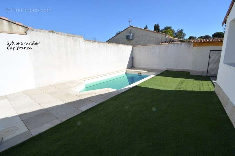 Maison à SAINT-VICTORET