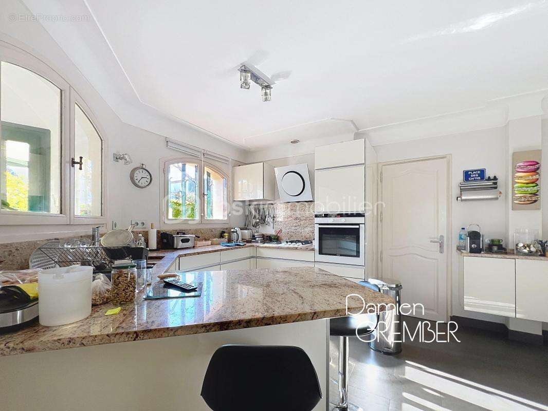  Opportunité rare à Lattes – Villa 191 m² avec plus de 30 % de décote immédiate (Viager sans rente) - photo 6