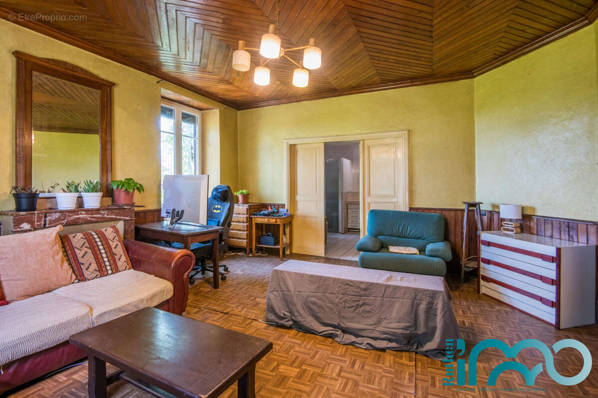 Maison à RIEUPEYROUX