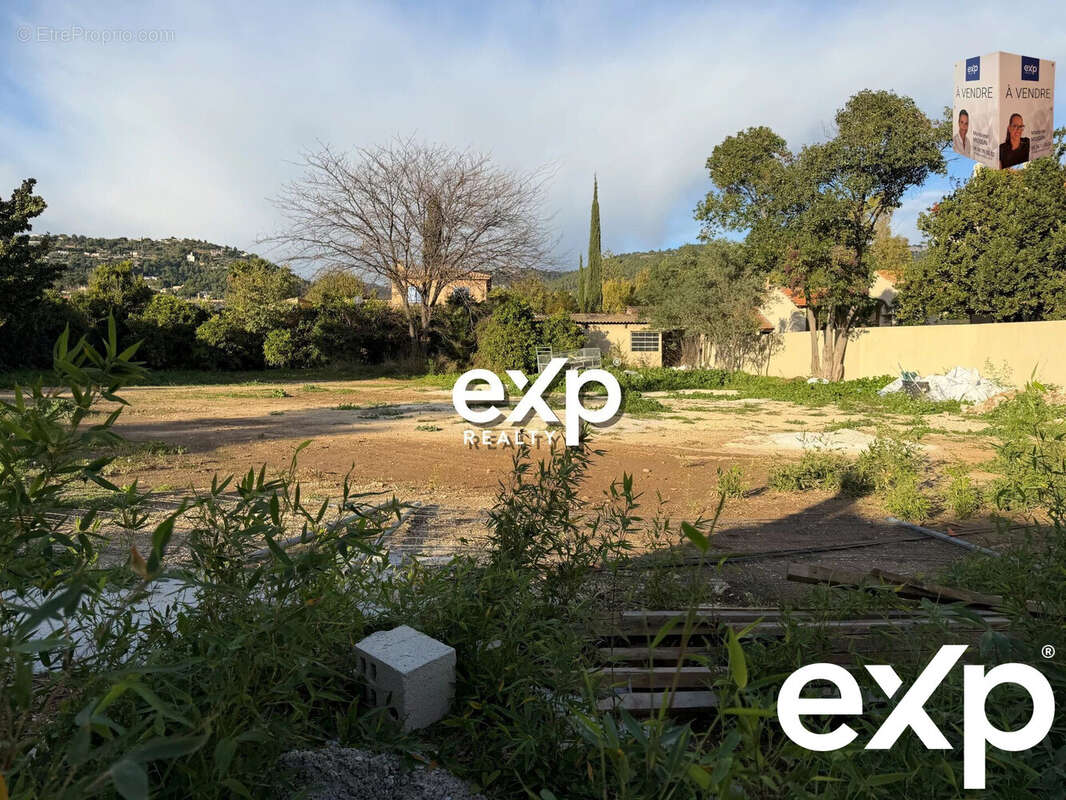 Terrain à OLLIOULES